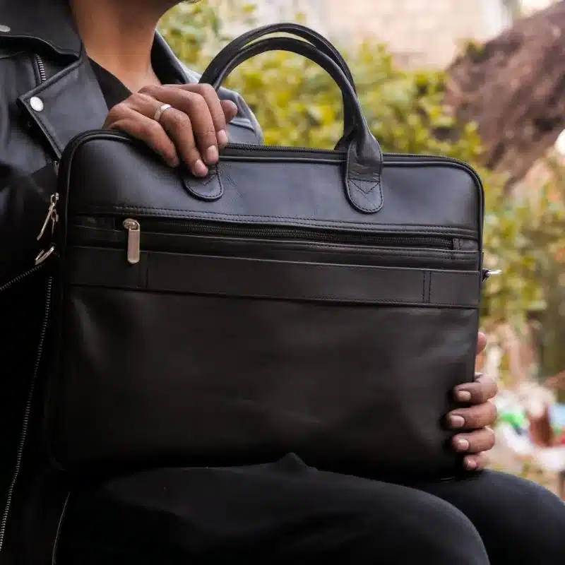 Executive black leather laptop bag corporate gift in Noida